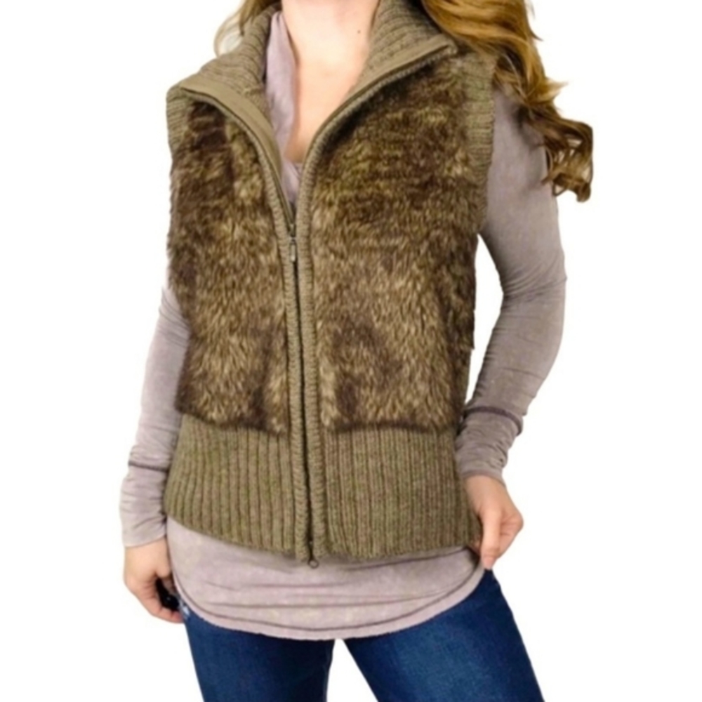 CAbi 167 Faux‎ Fur Fuzzy Vest Jacket Size Large